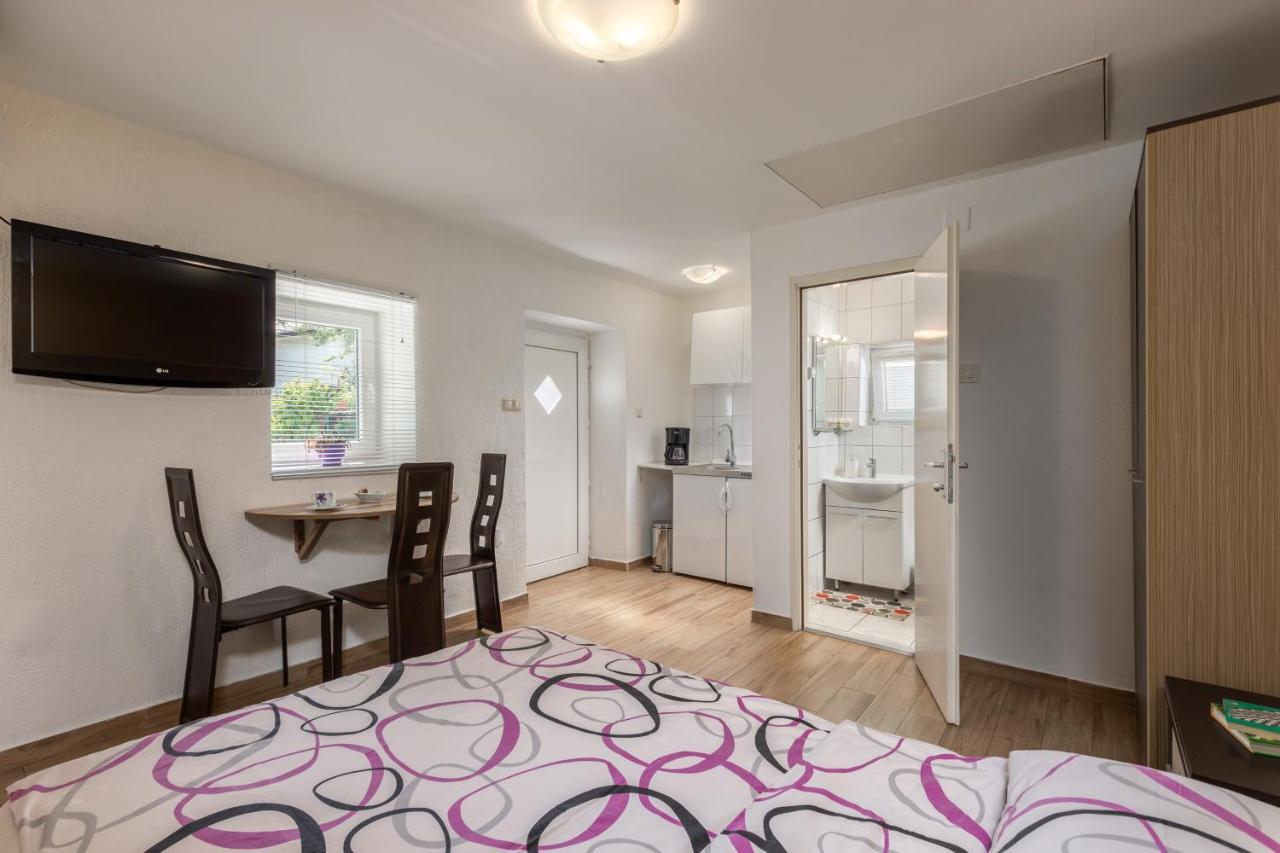 Charming Studio With Hot Tube, Terrace, Barbecue And Garden Kraljevica Εξωτερικό φωτογραφία