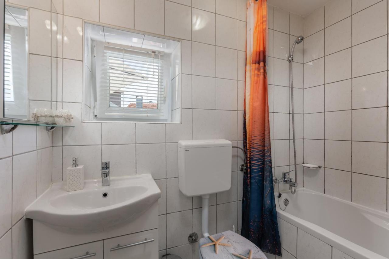 Charming Studio With Hot Tube, Terrace, Barbecue And Garden Kraljevica Εξωτερικό φωτογραφία